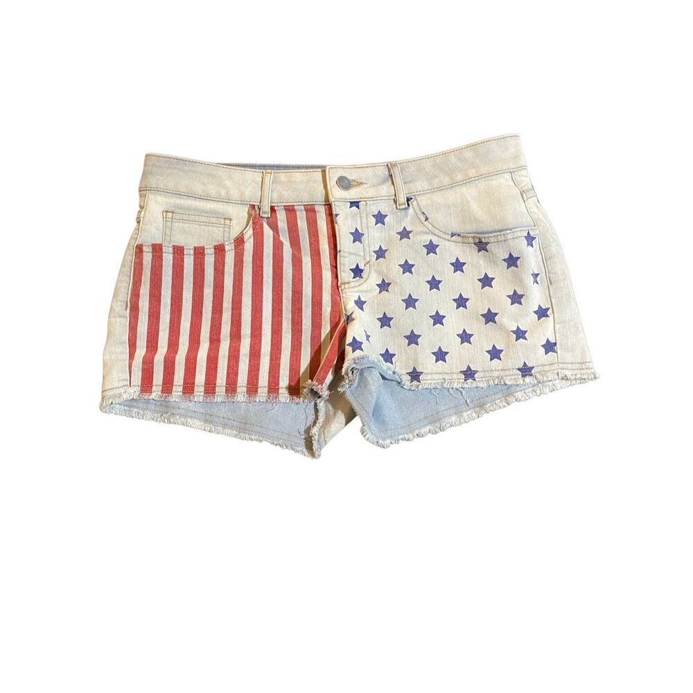 Love fire women’s USA flag patriotic holiday Jean shorts juniors 13